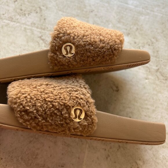 Lululemon Womens Fleece-Trimmed Slides Tan Beige Size 6 Comfort Slip-On Sandals - Picture 9 of 10